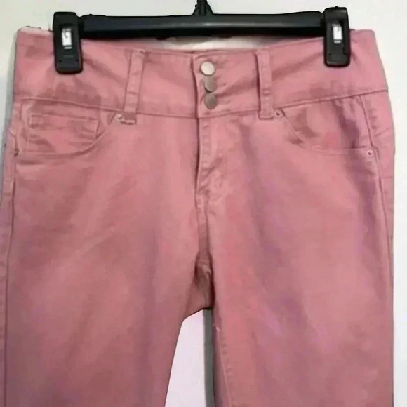 Wax Jean Junior’s size 7 pink skinny jeans. Three-button front. Tapered Ankle. - Picture 3 of 3